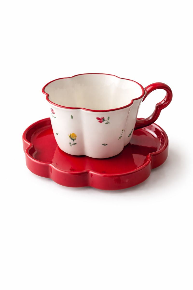 Xícara Rubi com Pires Esculpido em Flor | Pérola em Porcelana